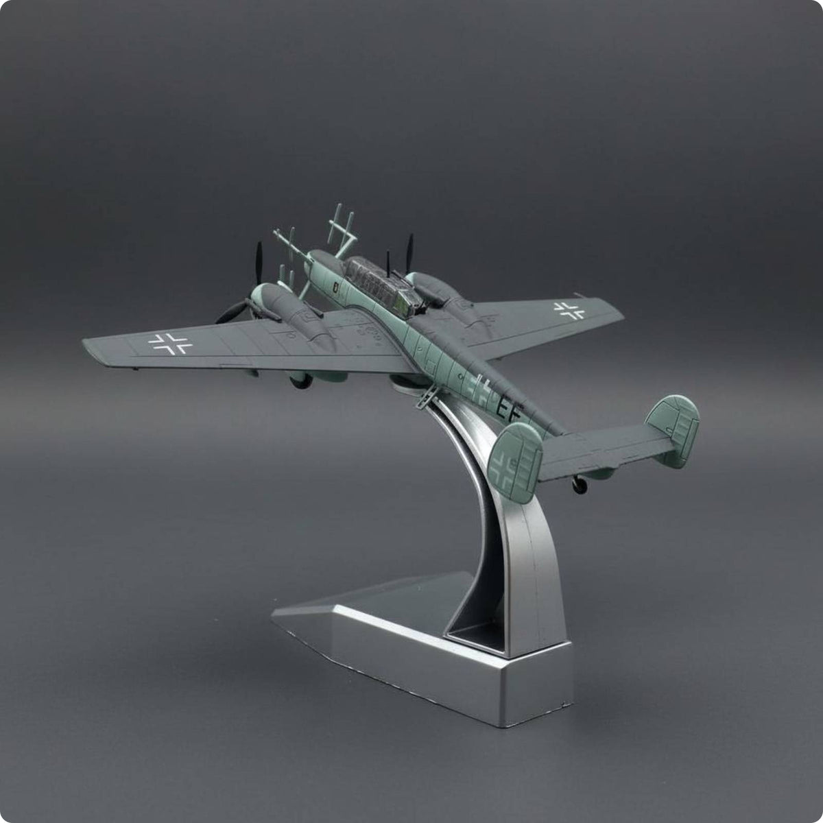 1:100 Scale Model Airplane Gift Idea WW2 Fighter Aircraft Model Detailed Finish Collectible for Cabinet
