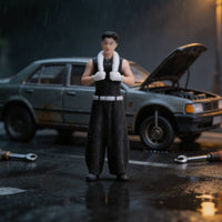 Towel Holding Auto Technician Figure Detailed Paint Auto Technician Figurine Painted Miniature Worker Figurine for Diorama Builders, Display Shelf