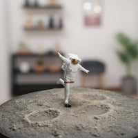 1/64 Scale Astronaut Figurine Resin Material Miniature Space Figure