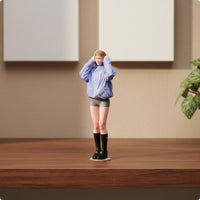1/18 Headphone Girl Figurine Fine Detail Painted Girl Figure Tiny People