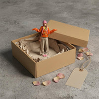 1:64 Miniature Girl Figure Photo Props Autumn City Setting Model
