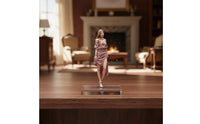 1/24 Walking Girl Figurine Fine Workmanship Hand Painted Miniature Figure
