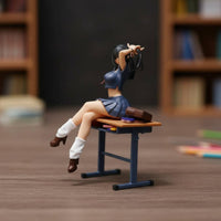 1:64 Girl Figurine High Fine Workmanship Painted Resin Figurine Detailed Finish