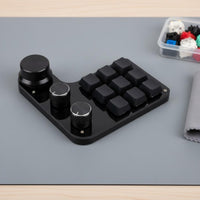 9 Key Keypad with 3 Knobs Hot-Swappable Buttons Customizable Shortcut Keyboard Multiple Mode Connectivity Computer Peripheral for Enthusiasts