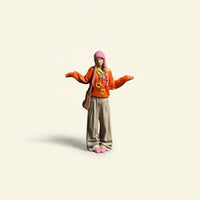 1:64 Miniature Girl Figure Photo Props Autumn City Setting Model