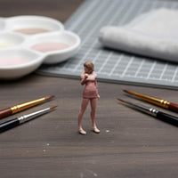 1/64 Scale Girl Figure Display Scene Accessory Hand Painted Miniature Woman