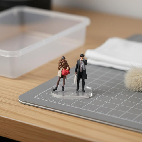 Winter Fashion Miniature Figures Realistic Intricacy 1:64 Scale Doll Set