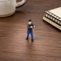 Mini Man Taking Photo Display Decoration Realistic Resin Man Model