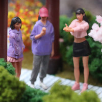 1:64 Girl Figures Playful Design Resin Mini Girl Figures High-Intricacy
