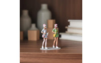 2 Pieces 1:64 Scale Female Figures Highly Detailed Miniature People Models