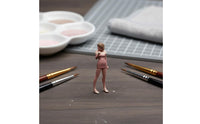 1/64 Scale Girl Figure Display Scene Accessory Hand Painted Miniature Woman