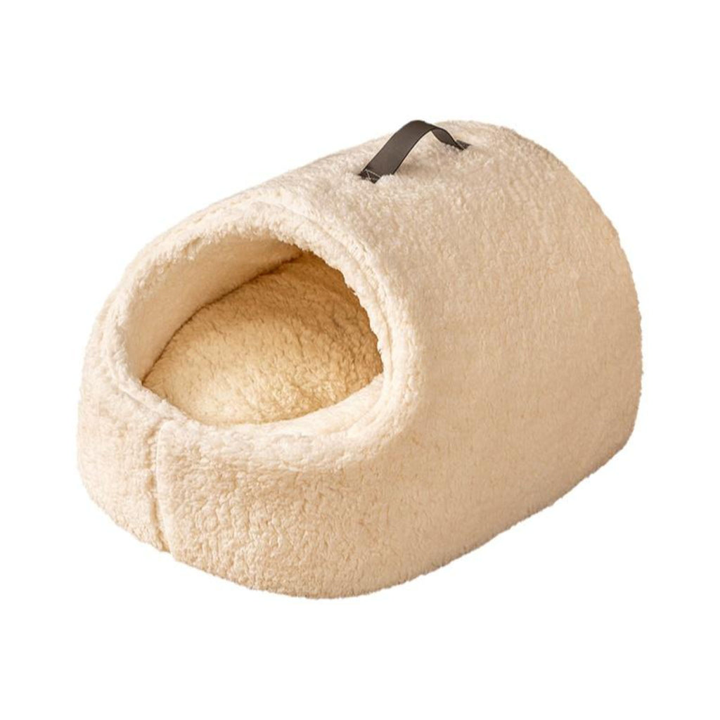 Lambswool cat bed, enclosed, warm.