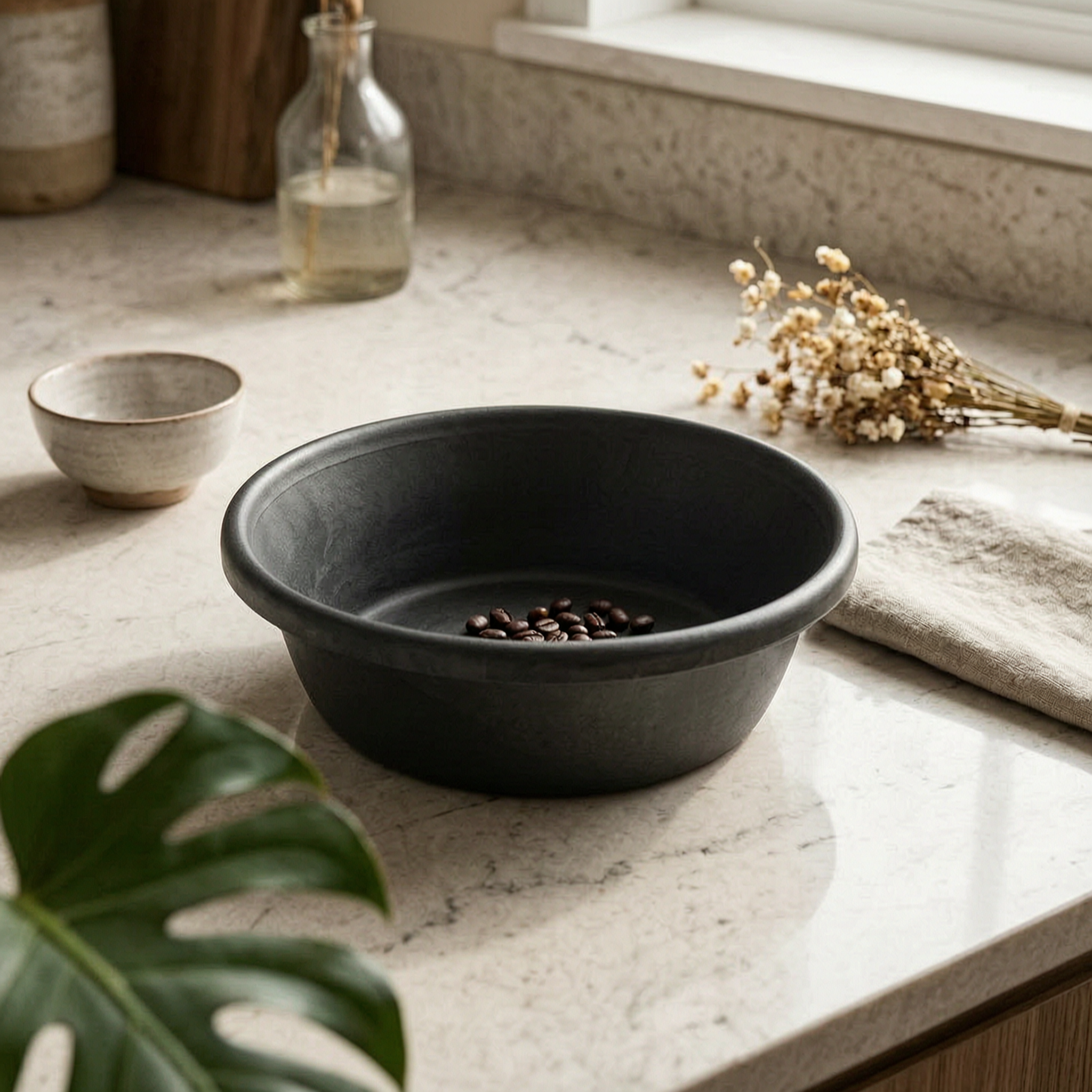 Rubber Pet Bowl Molded Black Pet Bowl Flared Rim Feeding Dish