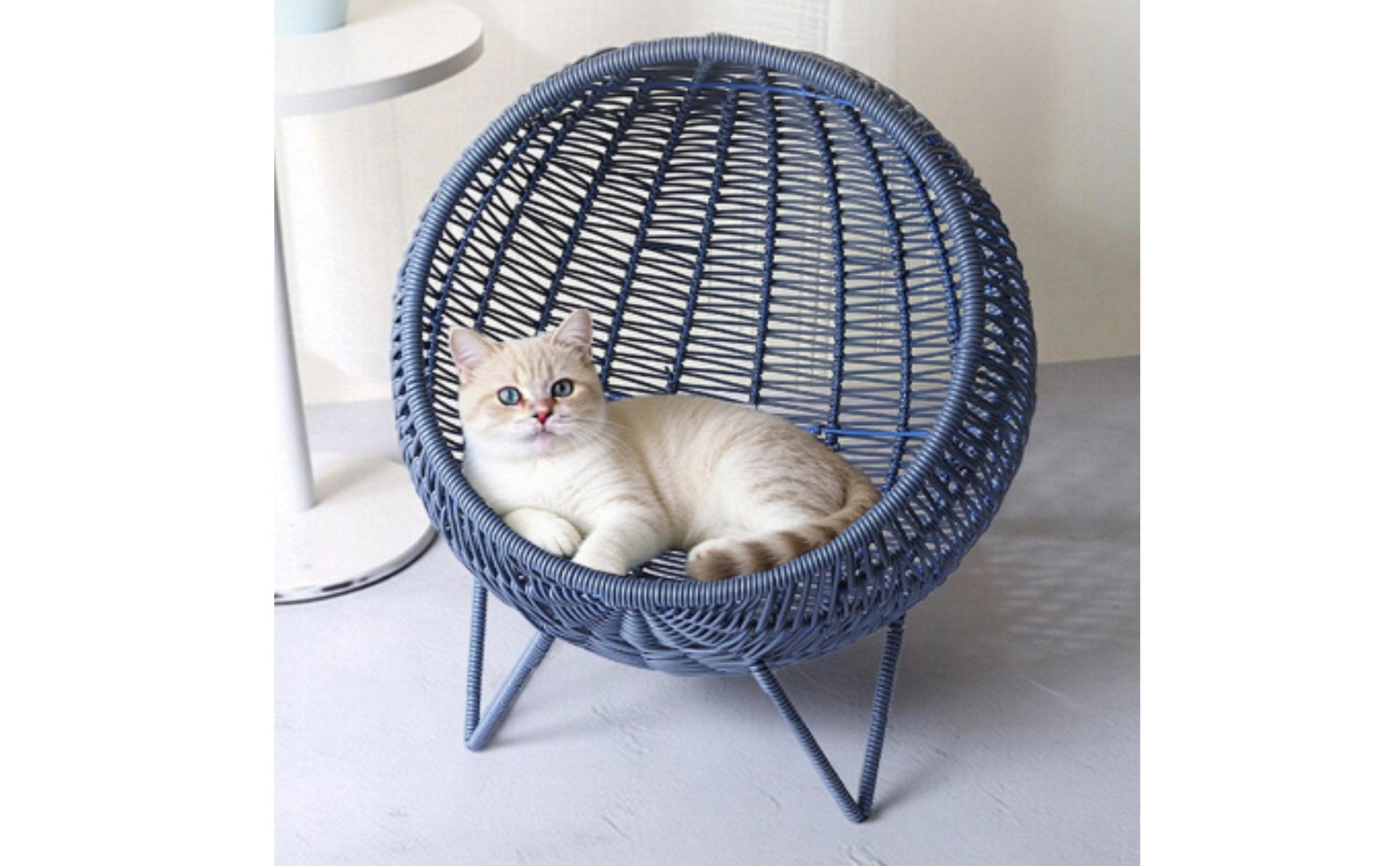 Feline Lounge Bed Woven Feline Lounge Indoor Outdoor Use for Cats
