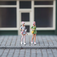 2 Pieces 1:64 Scale Female Figures Highly Detailed Miniature People Models