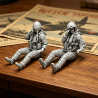 2 Pieces Detection Officer Figure High Detail Seated Cockpit 3D Printed Flyer Figures for Hobbyists