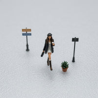 3 Pieces Pedestrian Figures Molded Accessories Hand-Painted Resin Figures
